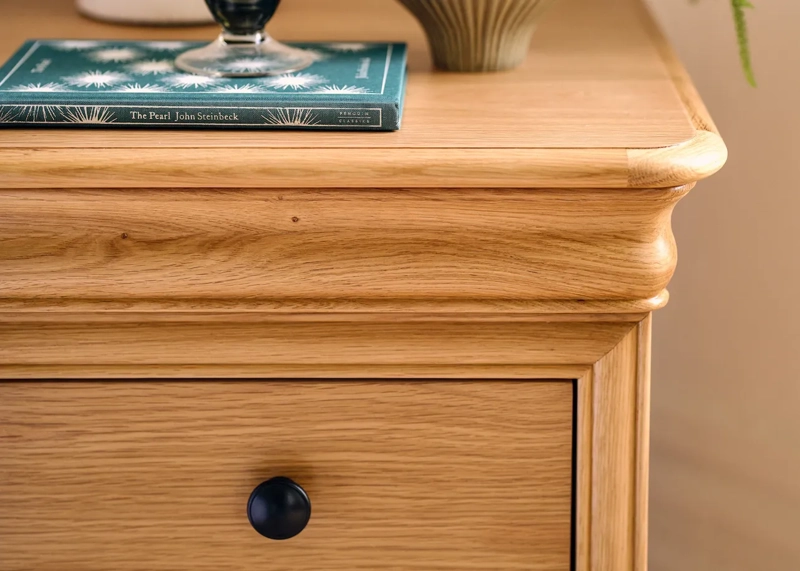 Willis & Gambier Bordeaux Bedside Chest